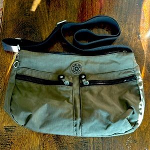 Kipling crescent bag